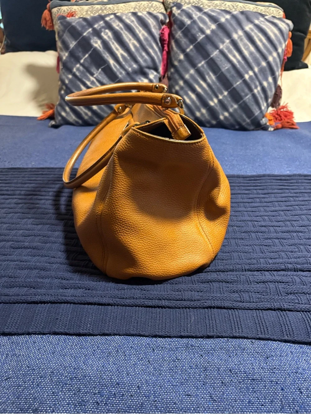 Gucci Abby Large Tote authentic with serial number! Like new
